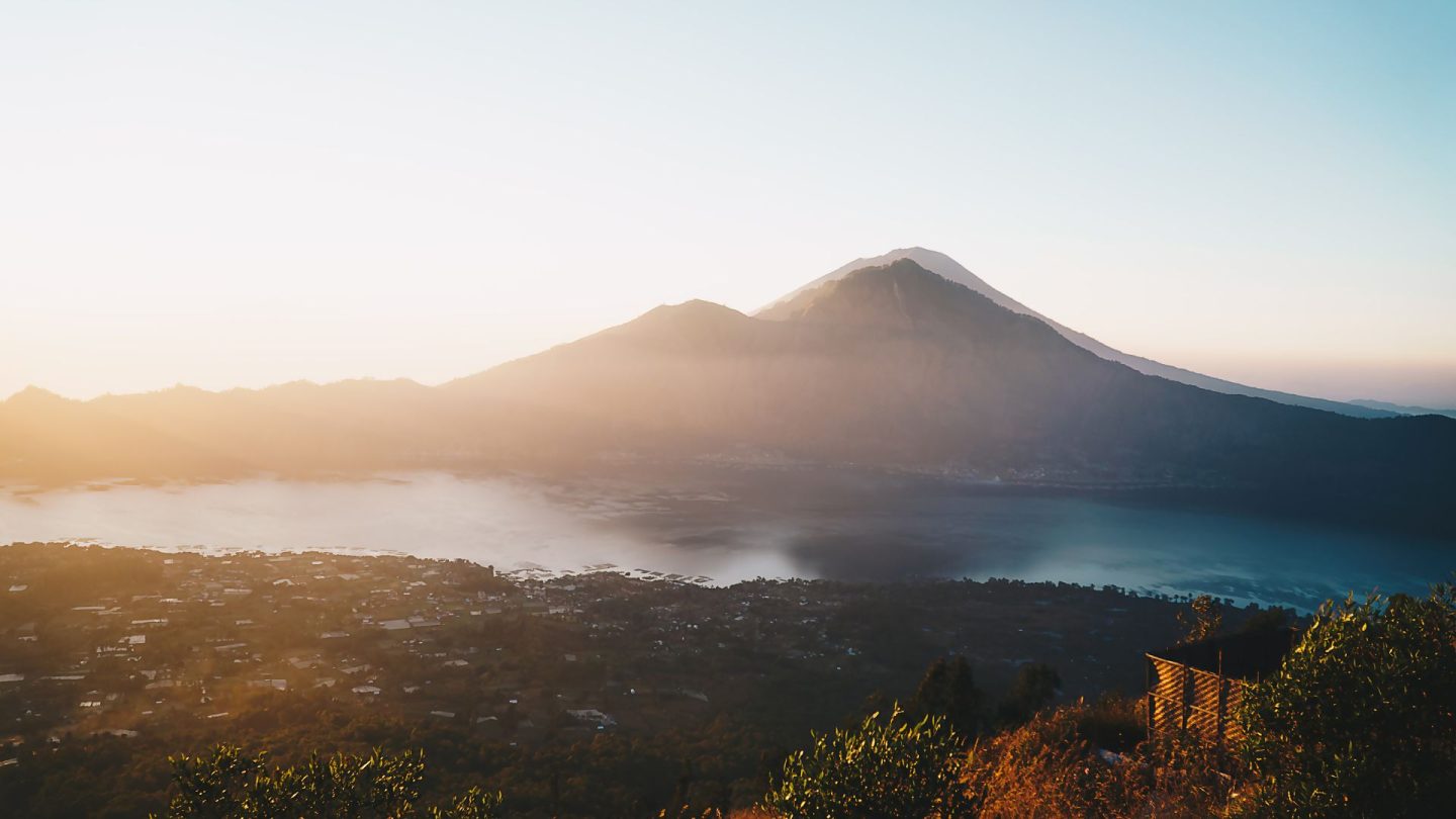 Monte batur all'alba