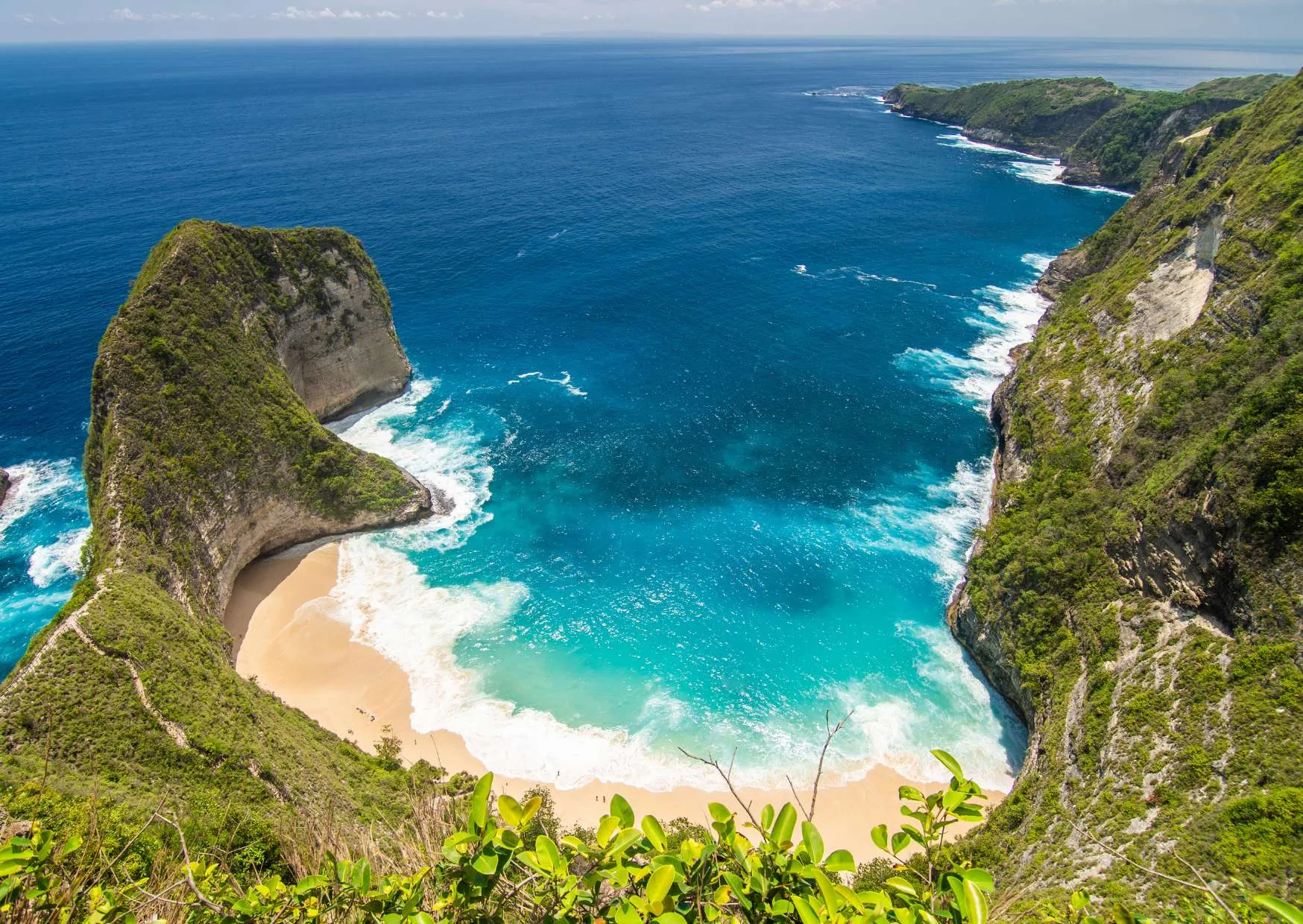 Spiaggia Nusa Penida a Bali vista dall'alto