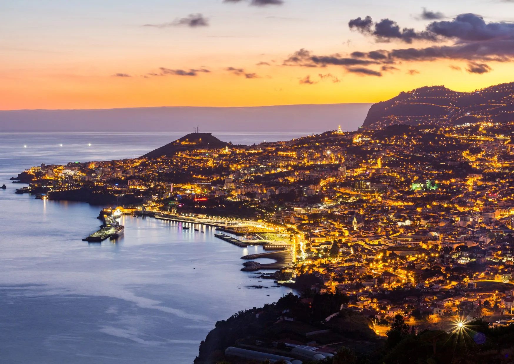 Vista panoramica di Funchal, tipica città d'Europa