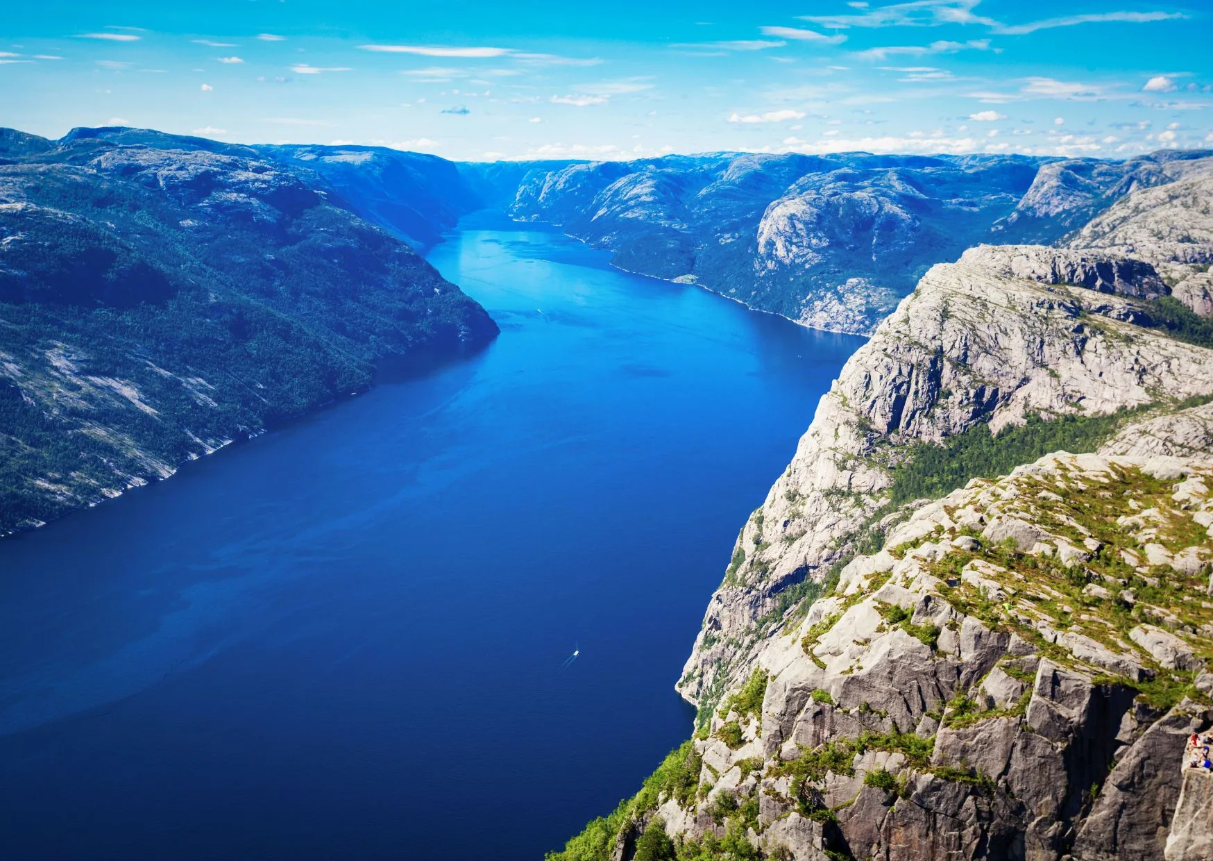 Norvegia: Tra Fiordi e Letteratura
